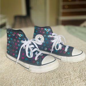 KIDS black hightop converse with heart design